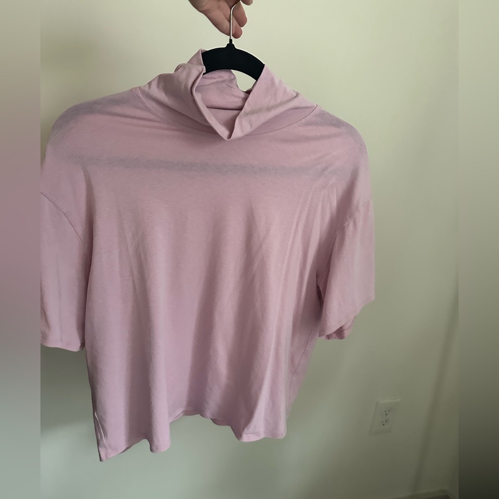 Lululemon Cropped Mock neck tee